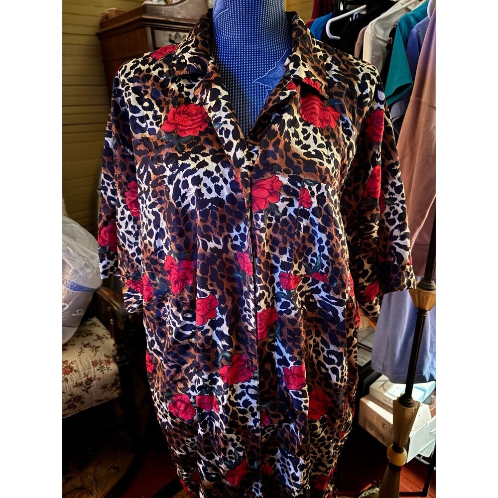 Simply Basic Size L/XL Women’s Sleep Shirt 52” Bust 39” Length
